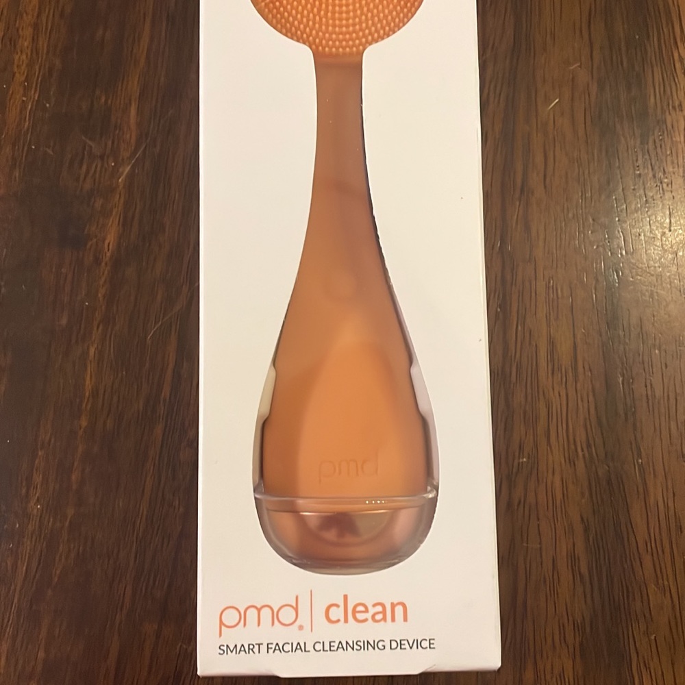 Brand new PMD clean facial cleansing tool